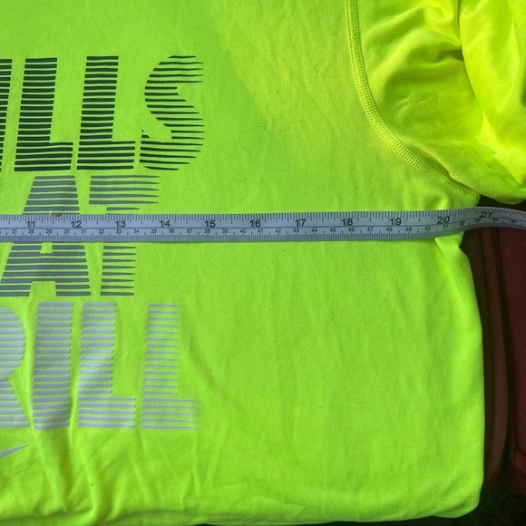 Nike Skills That Thrill Yellow Short Sleeve Tee Medium - Picture 5 of 5